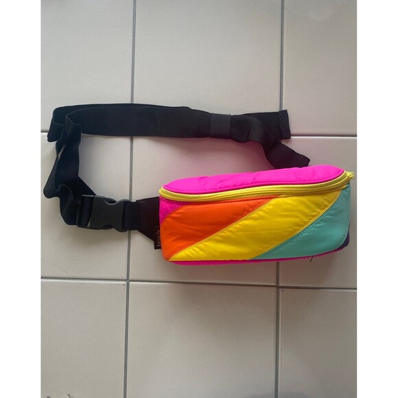 Ulta Benefit Cosmetics Pride Colorful Fanny Pack Belt Bag Brand New - Picture 1 of 5